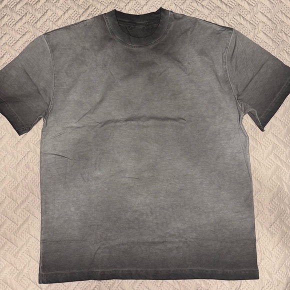 Men's Gray T-Shirt- includes 2. (051) large - Picture 1 of 5